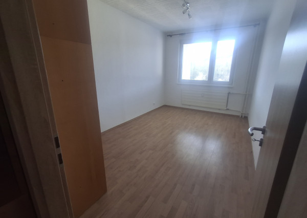 IBA U NÁS! Prenájom 3 izb.bytu ul.SNP v Považskej Bystrici