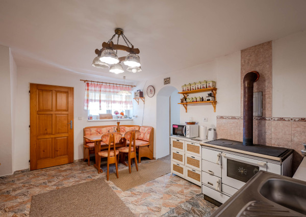 IBA U NÁS! Na predaj útulná chalupa LUBINA, polosamota 958m2