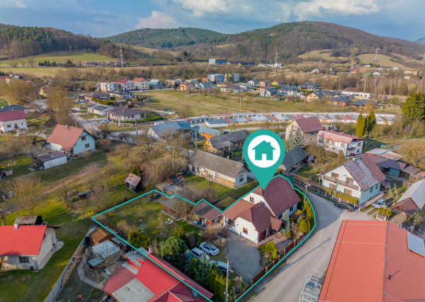 IBA U NÁS! Rodinný dom s krásnou záhradou - Lednické Rovne