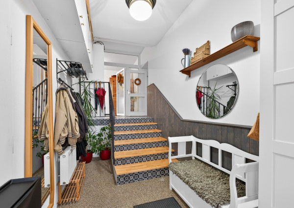 IBA U NÁS! Rodinný dom s krásnou záhradou - Lednické Rovne