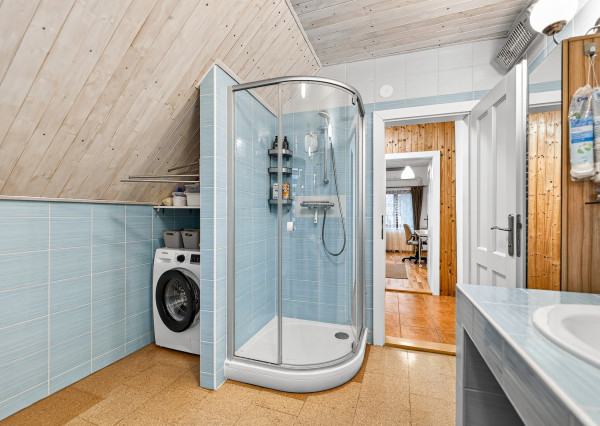 IBA U NÁS! Rodinný dom s krásnou záhradou - Lednické Rovne