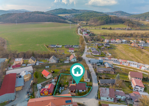 IBA U NÁS! Rodinný dom s krásnou záhradou - Lednické Rovne