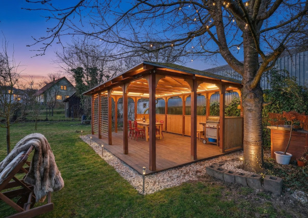 IBA U NÁS! Rodinný dom s krásnou záhradou - Lednické Rovne