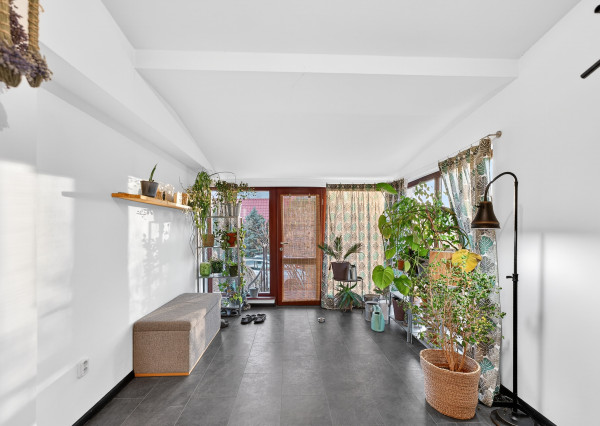 IBA U NÁS! Rodinný dom s krásnou záhradou - Lednické Rovne