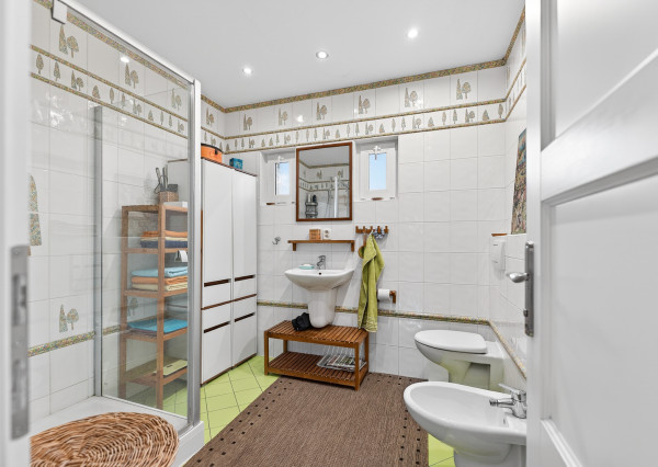 IBA U NÁS! Rodinný dom s krásnou záhradou - Lednické Rovne