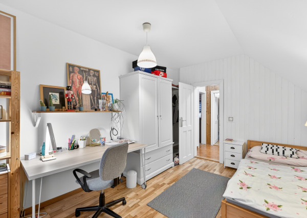 IBA U NÁS! Rodinný dom s krásnou záhradou - Lednické Rovne