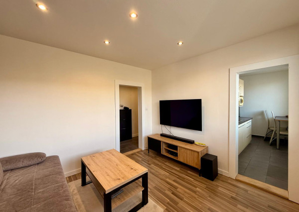 NA PREDAJ! Úžasný 1 izbový byt + loggia na TERASE!