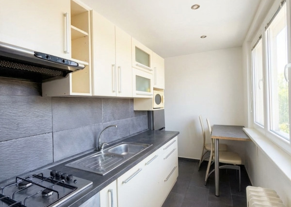 NA PREDAJ! Úžasný 1 izbový byt + loggia na TERASE!