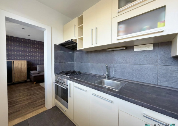 NA PREDAJ! Úžasný 1 izbový byt + loggia na TERASE!