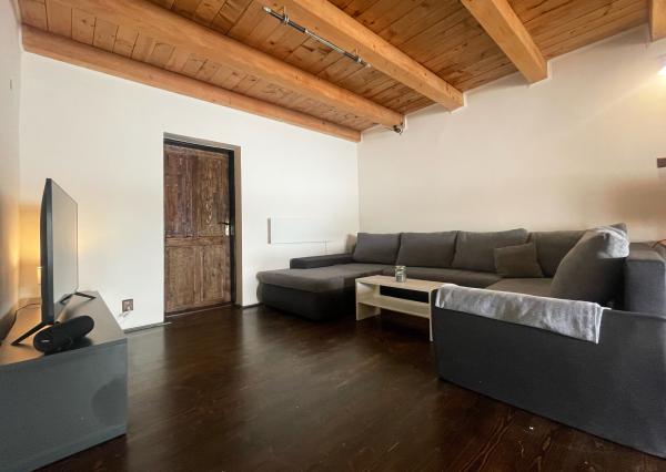 NA PREDAJ! 3-izbový murovaná chata pri jazere Tajvan – Čaňa