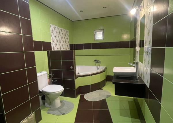 NA PREDAJ! 3-izbový murovaná chata pri jazere Tajvan – Čaňa