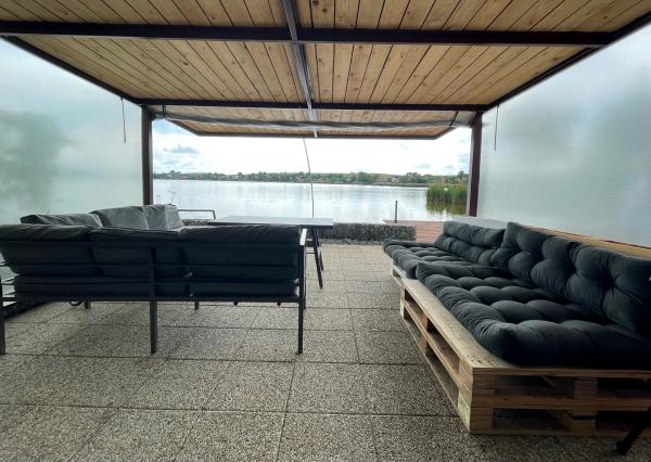 NA PREDAJ! 3-izbový murovaná chata pri jazere Tajvan – Čaňa