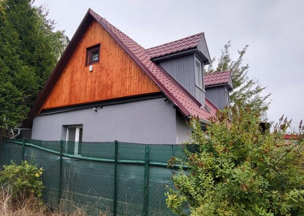 NA PREDAJ! 3-izbový murovaná chata pri jazere Tajvan – Čaňa