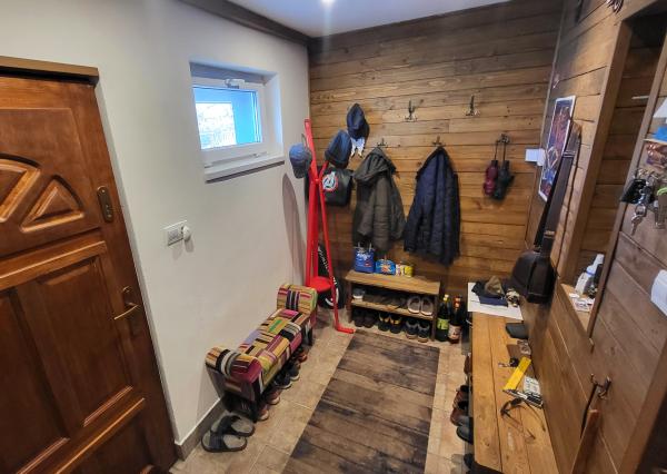 NA PREDAJ! 3-izbový murovaná chata pri jazere Tajvan – Čaňa