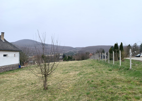 NA PREDAJ! Stavebný pozemok v obci Hollóháza