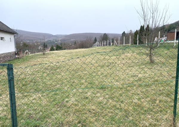 NA PREDAJ! Stavebný pozemok v obci Hollóháza