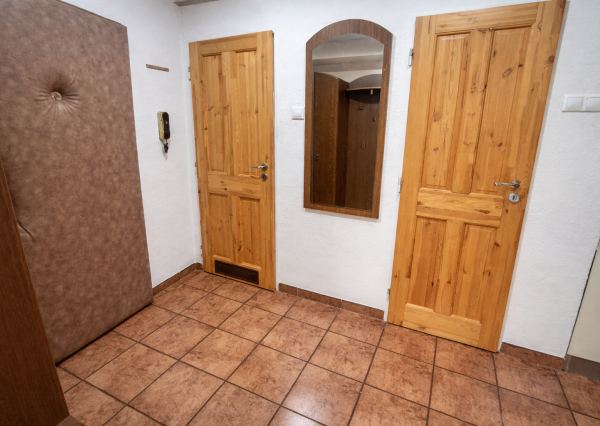 Na predaj 3-izbový byt v centre Považskej Bystrice s garážou