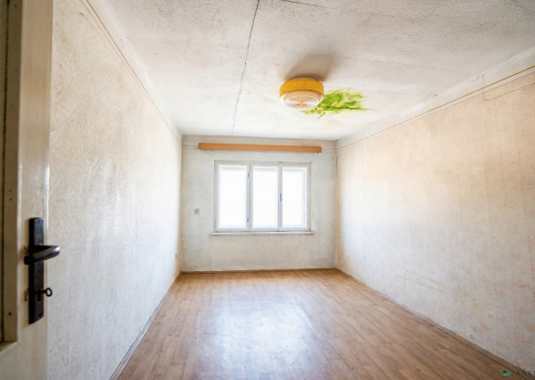 IBA U NÁS! Na predaj dom s potenciálom, 972m2, Bánovce n/B