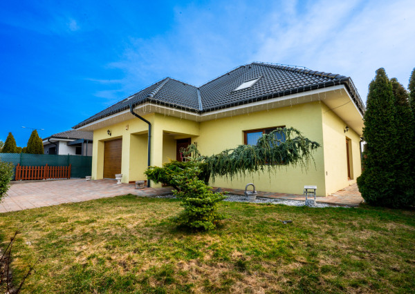 IBA U NÁS! Na predaj 6i Rezidencia Častkovce, bazén, 817m2
