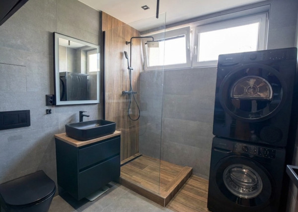 IBA U NÁS! NA PREDAJ - ZARIADENÝ 1,5 I BYT NA KRIŽOVATKÁCH