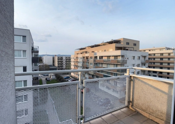 IBA U NÁS! NA PREDAJ - ZARIADENÝ 1,5 I BYT NA KRIŽOVATKÁCH