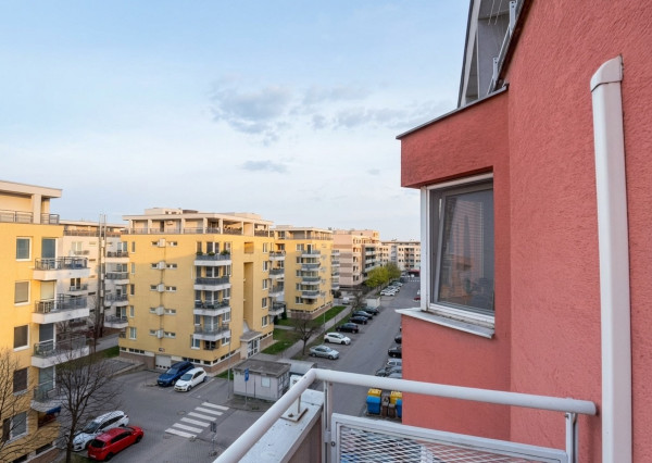 IBA U NÁS! NA PREDAJ - ZARIADENÝ 1,5 I BYT NA KRIŽOVATKÁCH