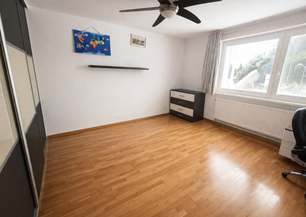 Na predaj! 3-izbový byt s garážou Považská Bystrica-centrum