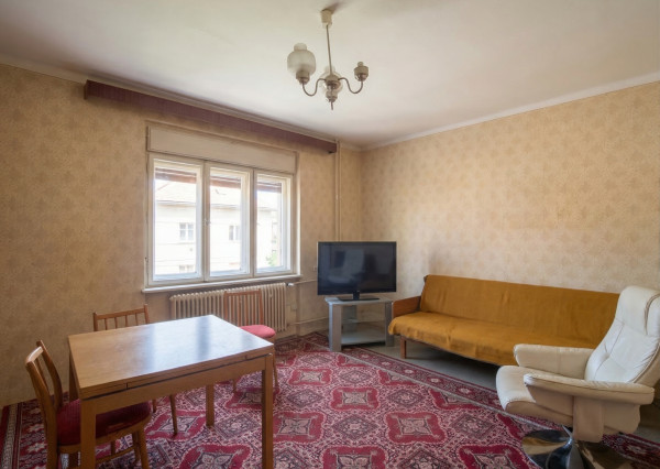 IBA U NÁS! 7 izbový dom s veľkým pozemkom 1685 m2 v pôvodnej časti Miloslavova - Investičná príležitosť