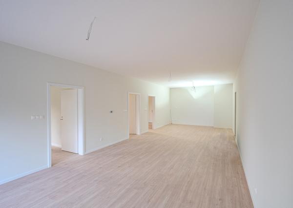 IBA U NÁS! Byt s benefitmi domu, 4i, terasa a pozemok 450m2