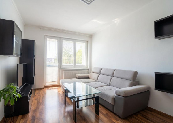 NA PREDAJ! Kompletne zrekonštruovaný 3i byt - ulica Planet