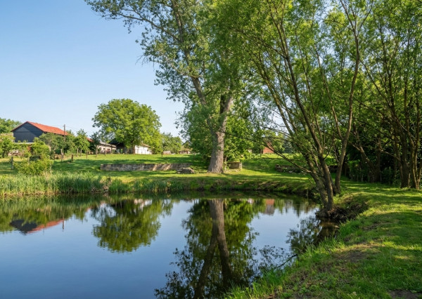 NA PREDAJ! Priestranný pozemok s vlastným jazerom – Maďarsko