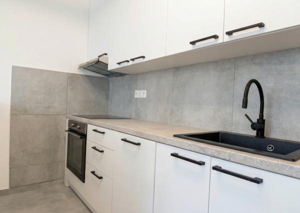 IBA U NÁS! Na predaj zrekonštruovaný 1-izbový byt, Karlová Ves