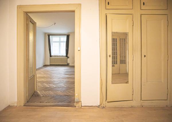 IBA U NÁS! Staromestský 2 izbový byt v pôvodnom stave, 83 m²