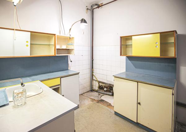 IBA U NÁS! Staromestský 2 izbový byt v pôvodnom stave, 83 m²