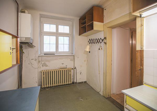 IBA U NÁS! Staromestský 2 izbový byt v pôvodnom stave, 83 m²