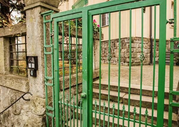 IBA U NÁS! Staromestský 2 izbový byt v pôvodnom stave, 83 m²