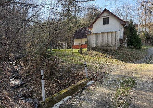 IBA U NÁS! Rodinný dom na polosamote pri lese - Nová Bošáca