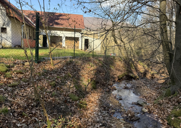 IBA U NÁS! Rodinný dom na polosamote pri lese - Nová Bošáca