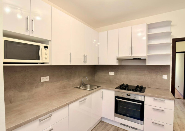 NA PREDAJ! 4-izbový byt v Petržalke