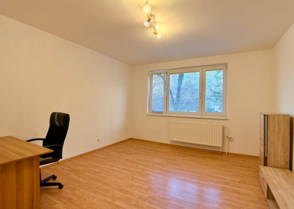 NA PREDAJ! 4-izbový byt v Petržalke