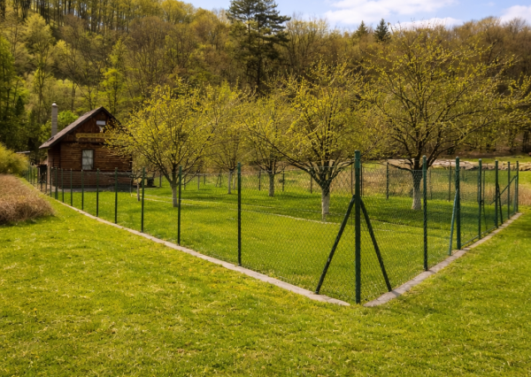 IBA U NÁS! Krásna chata- relax pri potôčiku 853 m2, Tr.Teplá