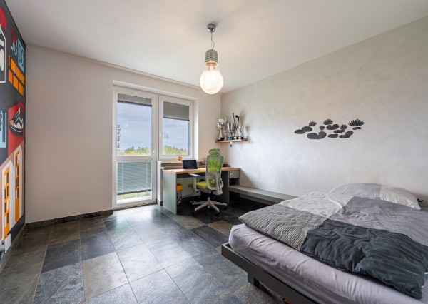 NA PREDAJ! 4 izbový byt s parkovaním Bratislava-Dúbravka