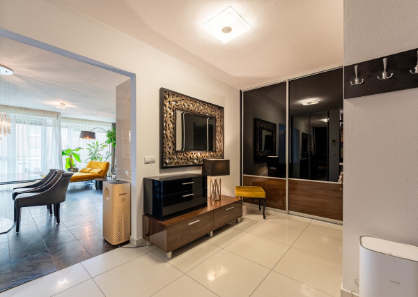 NA PREDAJ! 4 izbový byt s parkovaním Bratislava-Dúbravka