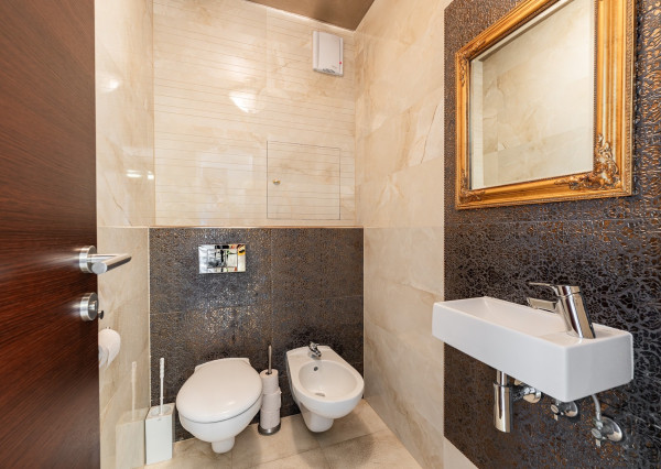 NA PREDAJ! 4 izbový byt s parkovaním Bratislava-Dúbravka