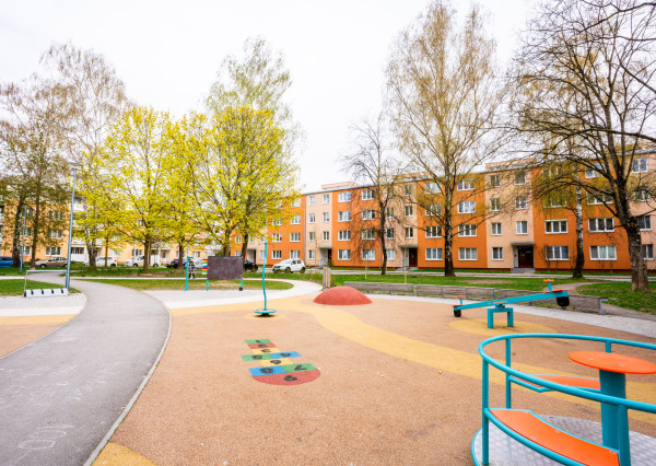 IBA U NÁS! Na predaj pekný 3i byt po rekonštr.TN-Sihoť, 65m2