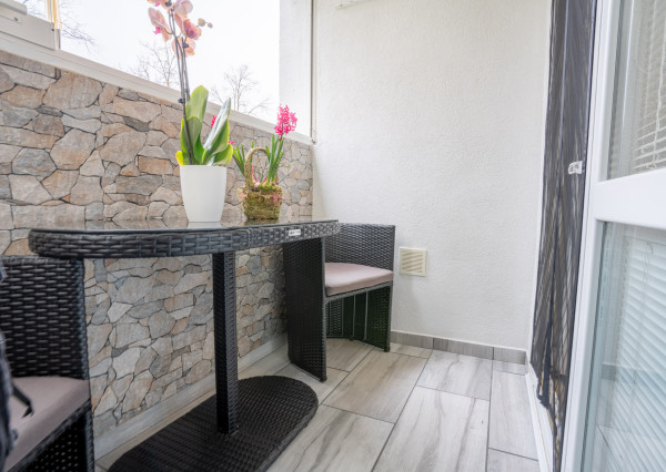 IBA U NÁS! Na predaj pekný 3i byt po rekonštr.TN-Sihoť, 65m2