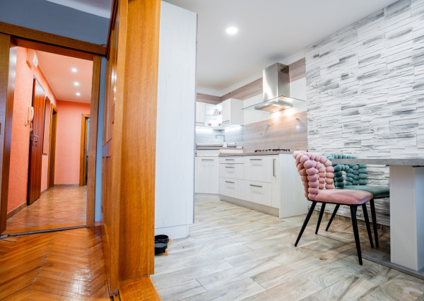 IBA U NÁS! Na predaj pekný 3i byt po rekonštr.TN-Sihoť, 65m2