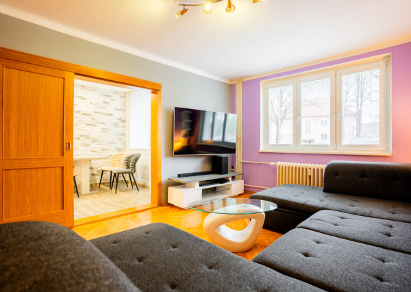 IBA U NÁS! Na predaj pekný 3i byt po rekonštr.TN-Sihoť, 65m2