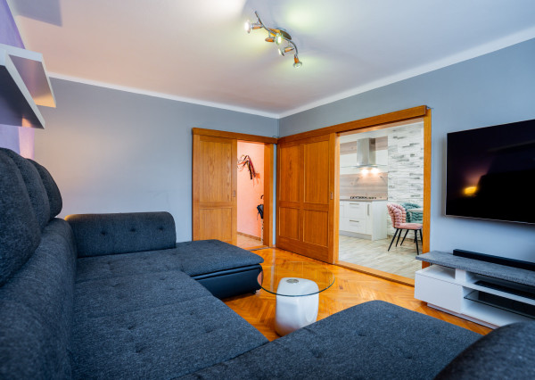 IBA U NÁS! Na predaj pekný 3i byt po rekonštr.TN-Sihoť, 65m2
