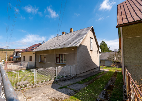 IBA U NÁS! Na predaj rodinný dom obec Mojtín, okres Púchov